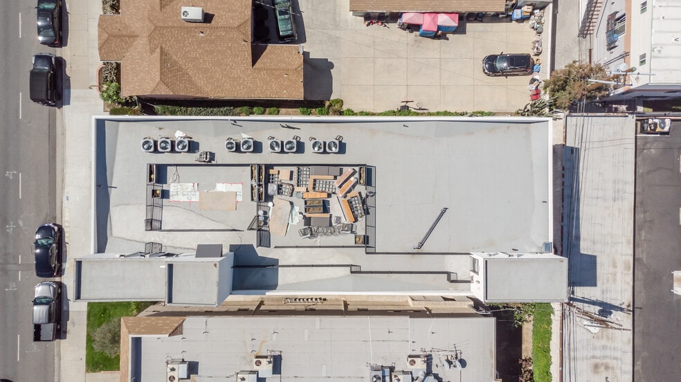 More Photos Of 14827 W Victory Blvd, Van Nuys Apartments For Sale