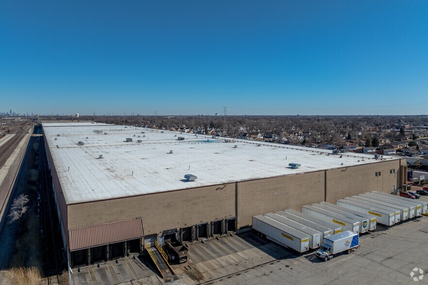 More Photos Of 5000 Proviso Dr, Melrose Park Distribution For Lease
