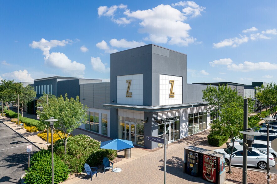 More Photos Of 2716-2810 S Market St, Gilbert Unknown For Lease