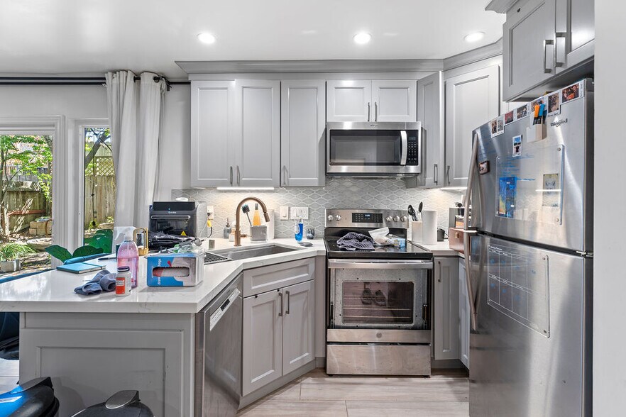 More Photos Of 2427 McKinley Ave, Berkeley Apartments For Sale