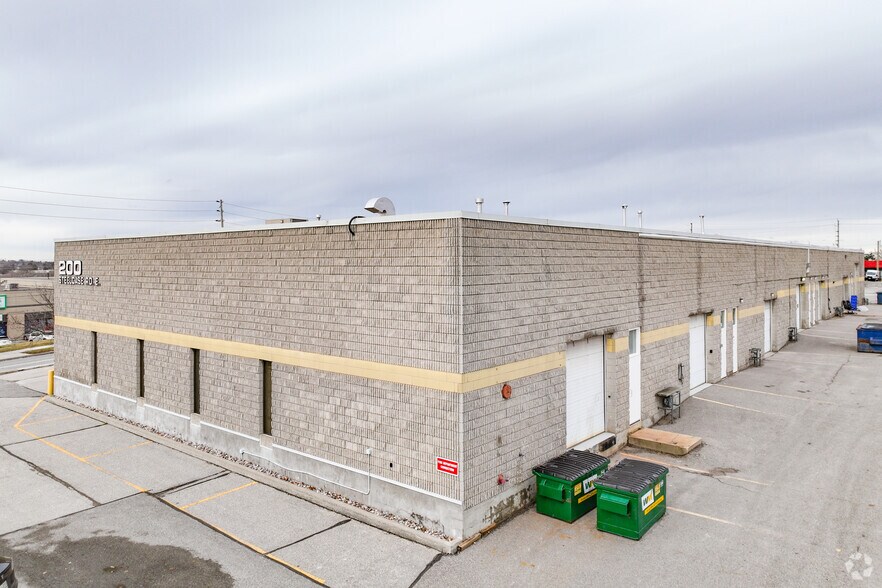 More Photos Of 200 Steelcase Rd, Markham Showroom For Lease