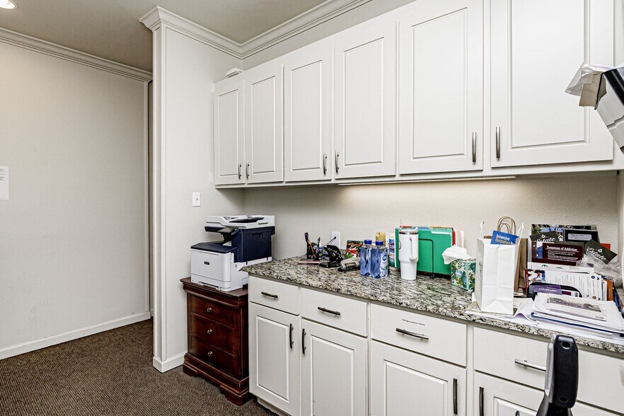 More Photos Of 673 E Airport Ave, Baton Rouge Office Residential For Sale