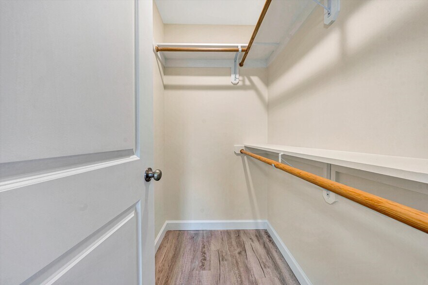 More Photos Of 130-140 W Calhoun St, Salem Apartments For Sale