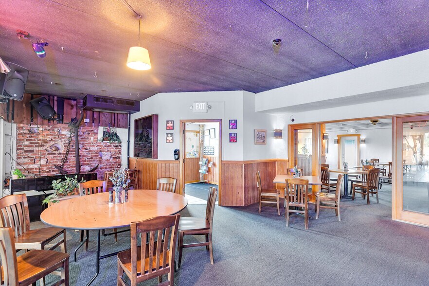 More Photos Of 700 Ocean Dr, Key Colony Beach Restaurant For Sale