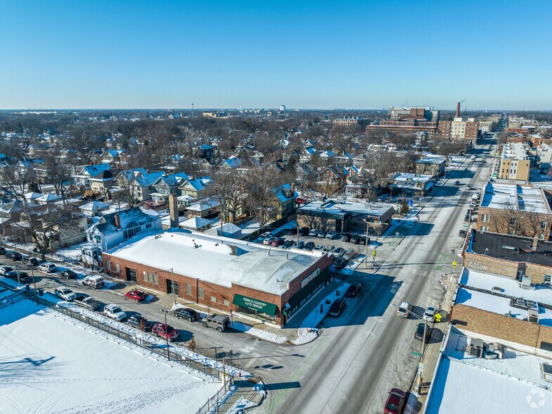 More Photos Of 845 Madison St, Oak Park General Retail For Sale