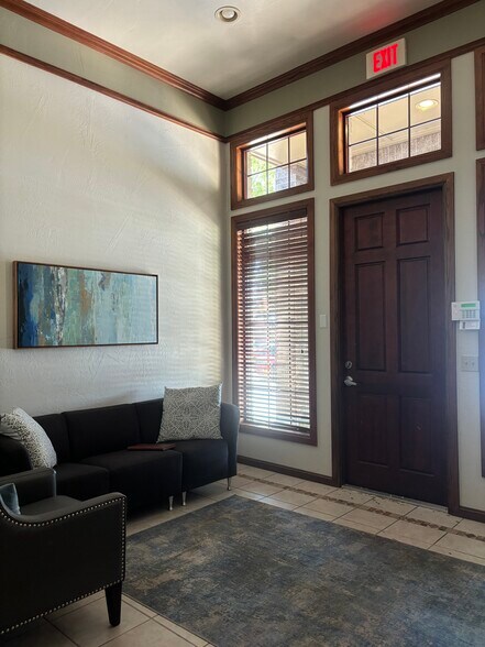 More Photos Of 13308 N Macarthur Blvd, Oklahoma City Office For Sale