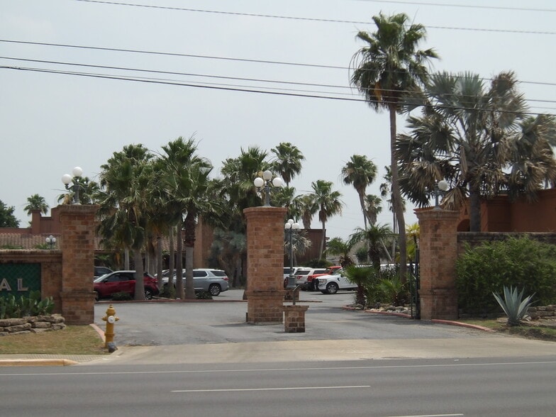 More Photos Of 1906 E Tyler Ave, Harlingen Loft Creative Space For Sale