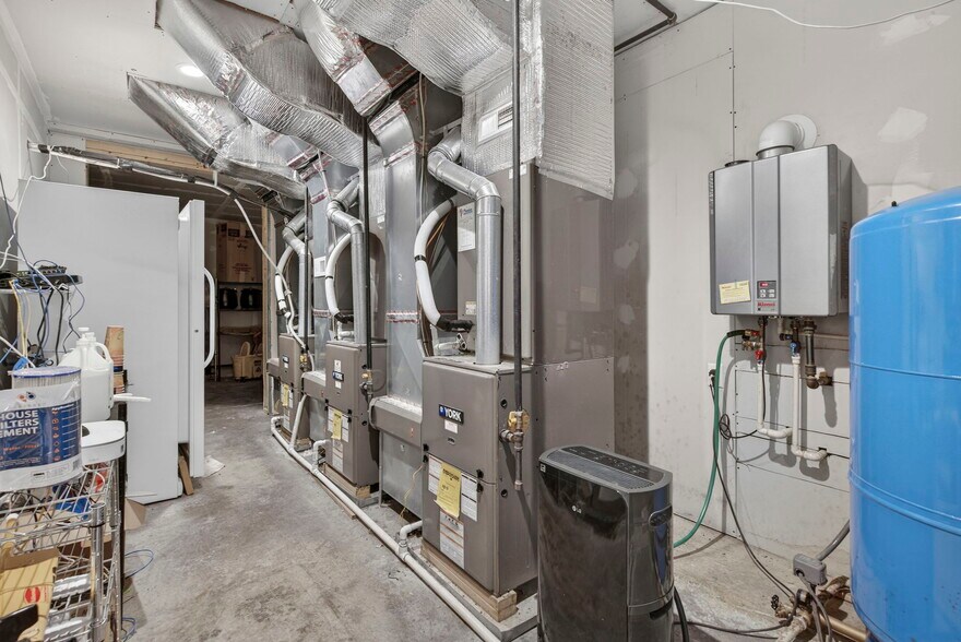 More Photos Of 11669 Lee Hwy, Sperryville Restaurant For Sale