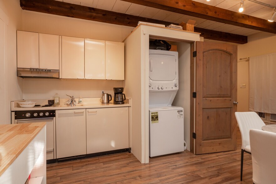 More Photos Of 1400 Maclovia Ln, Santa Fe Office Residential For Sale
