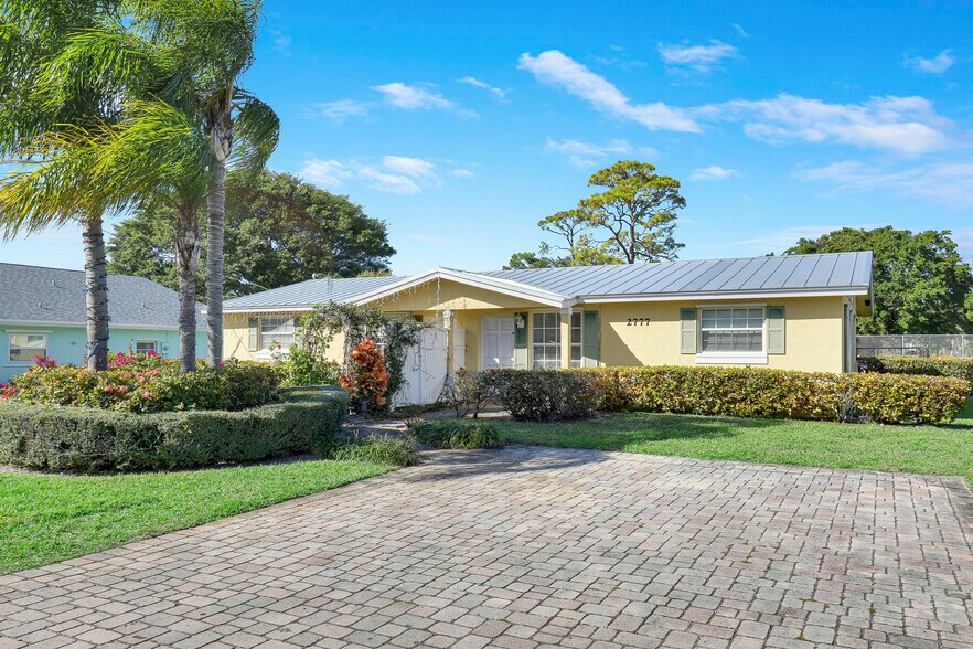 More Photos Of 2767 SE Normand St, Stuart Apartments For Sale