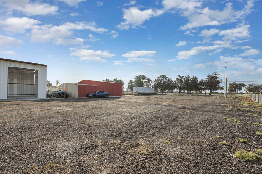 More Photos Of 10150 Mingo Rd, Galt Warehouse For Lease