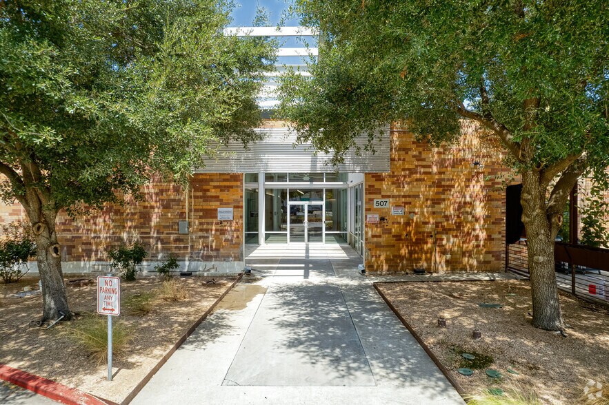 More Photos Of 507 E Calles St, Austin Loft Creative Space For Lease
