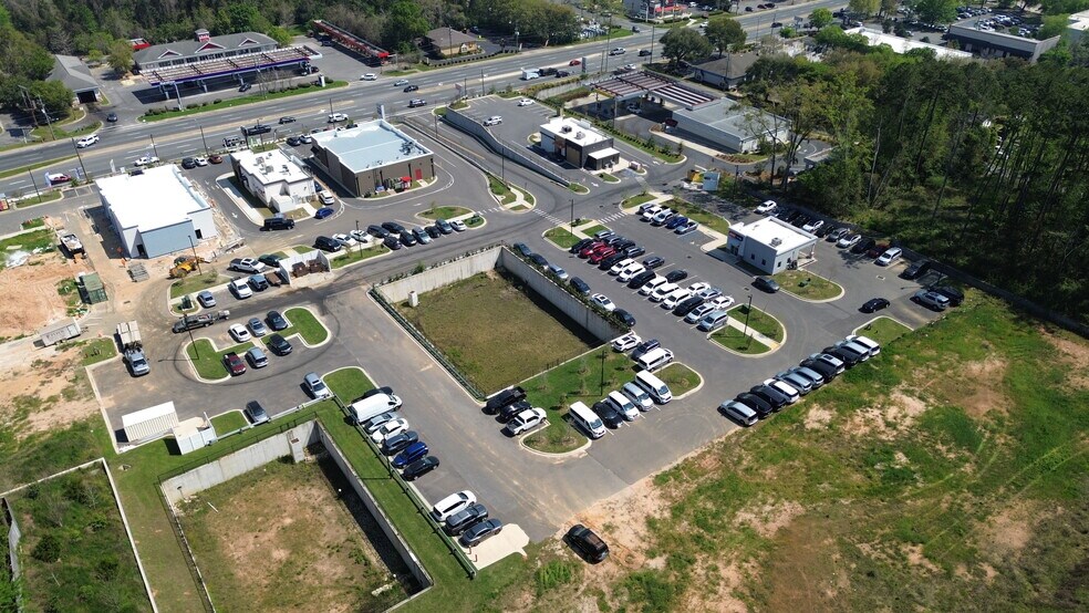 More Photos Of 2314 NE Capital Circle, Tallahassee Unknown For Lease