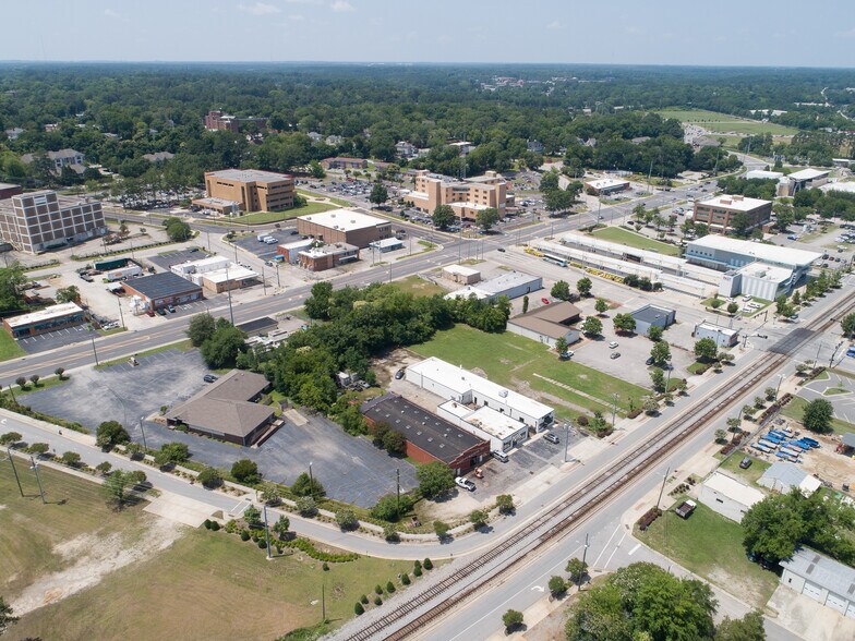 More Photos Of 228-230 Winslow St, Fayetteville Loft Creative Space For Lease