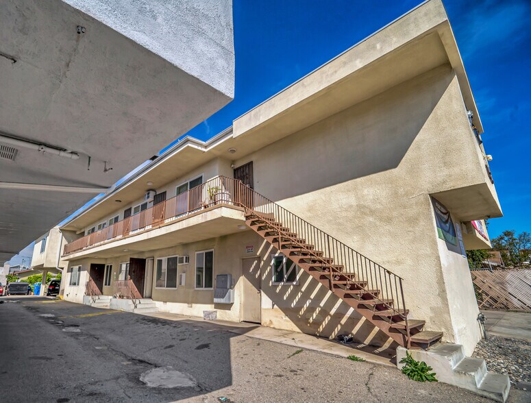 Primary Photo Of 1513 S Arlington Ave, Los Angeles Apartments For Sale