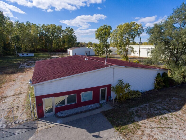 More Photos Of 3905 32nd St, Port Huron Truck Terminal For Sale