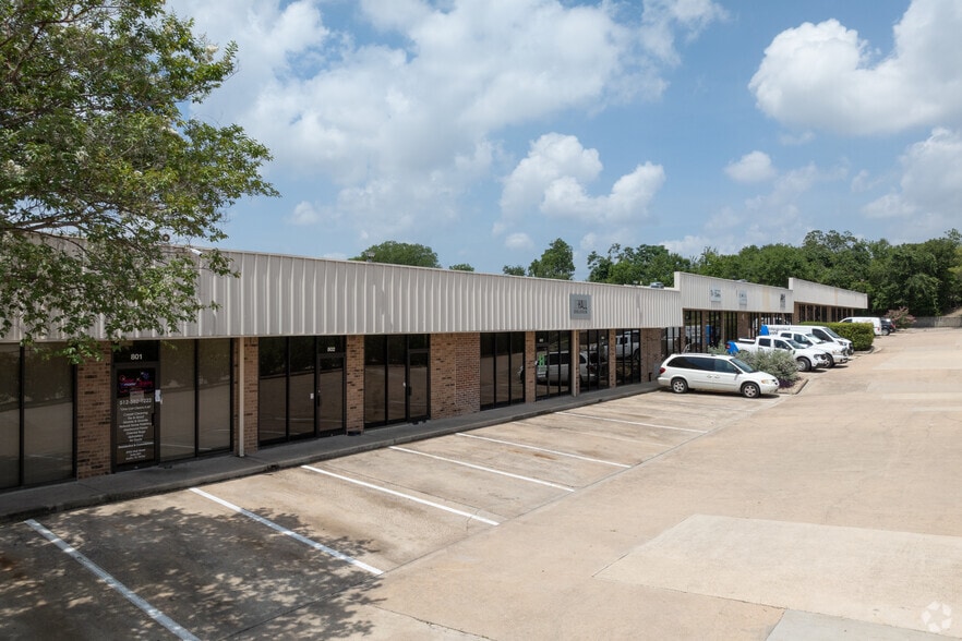 More Photos Of 8906 Wall St, Austin Unknown For Lease