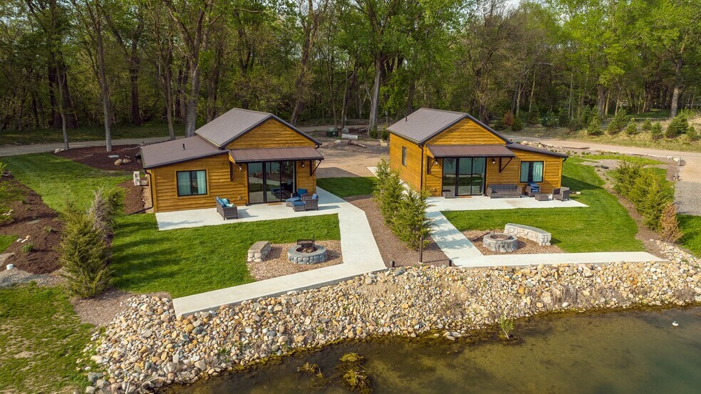 More Photos Of 1583 Spring Bay Rd, Spring Bay Hotel For Sale