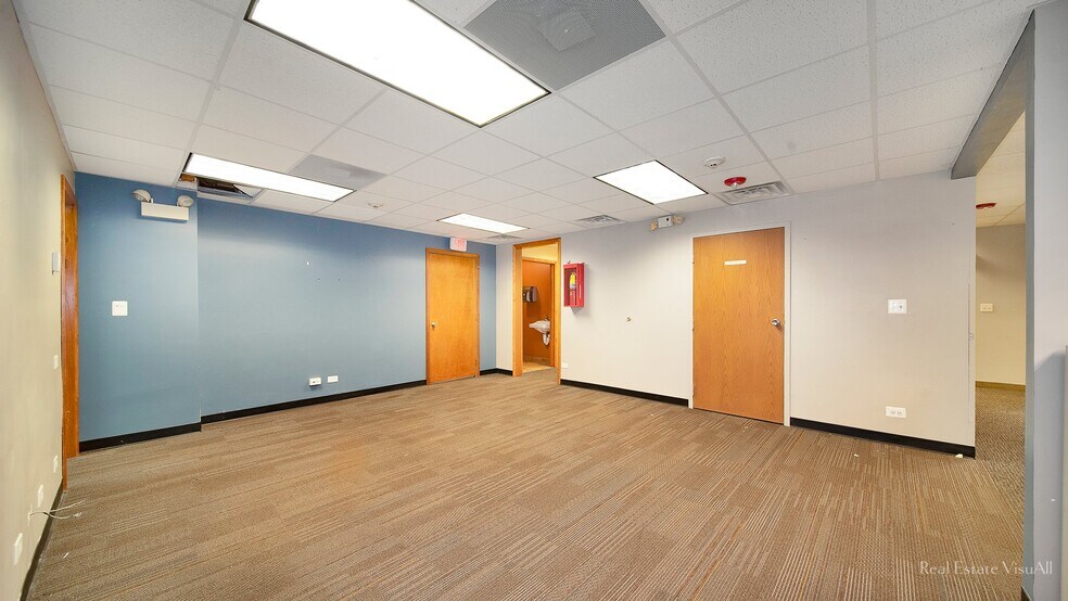 More Photos Of 129 S Roselle Rd, Schaumburg Office For Sale