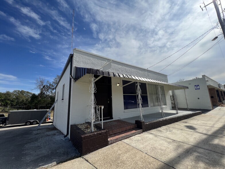 Primary Photo Of 2070 N Palafox St, Pensacola Movie Radio TVStudio For Lease