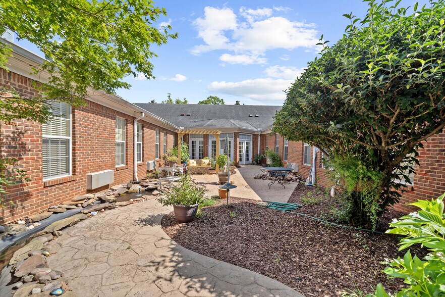 More Photos Of 10171 Papa George St, Daphne Congregate Senior Housing For Sale