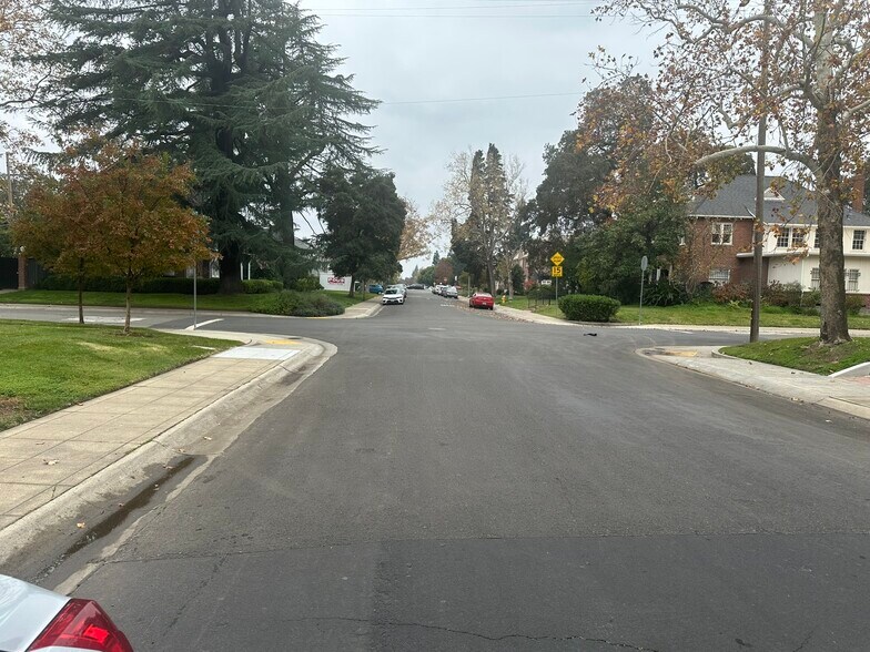 More Photos Of 150 W Stadium Dr, Stockton Apartments For Sale