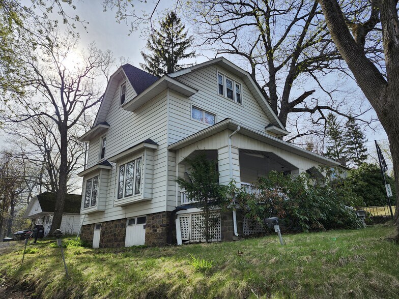 Primary Photo Of 1392 Pocono Blvd, Mount Pocono Office For Sale