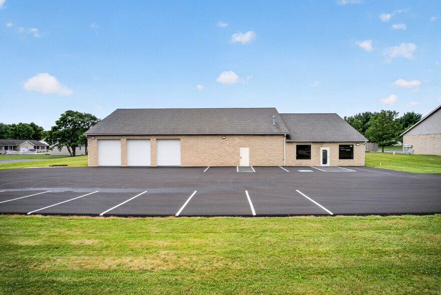 Primary Photo Of 5240 Cleveland Ave, Wooster Flex For Sale