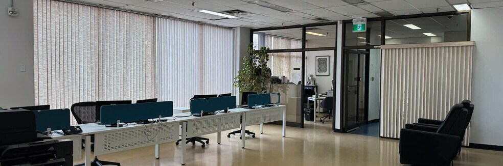 More Photos Of 170 Furniture Park, Winnipeg Distribution For Lease