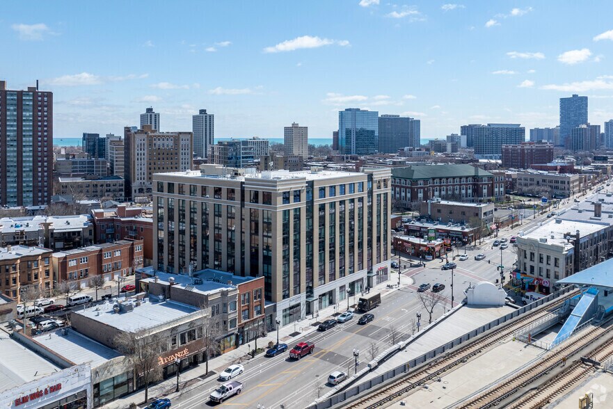 More Photos Of 4611 N Broadway St, Chicago Apartments For Lease