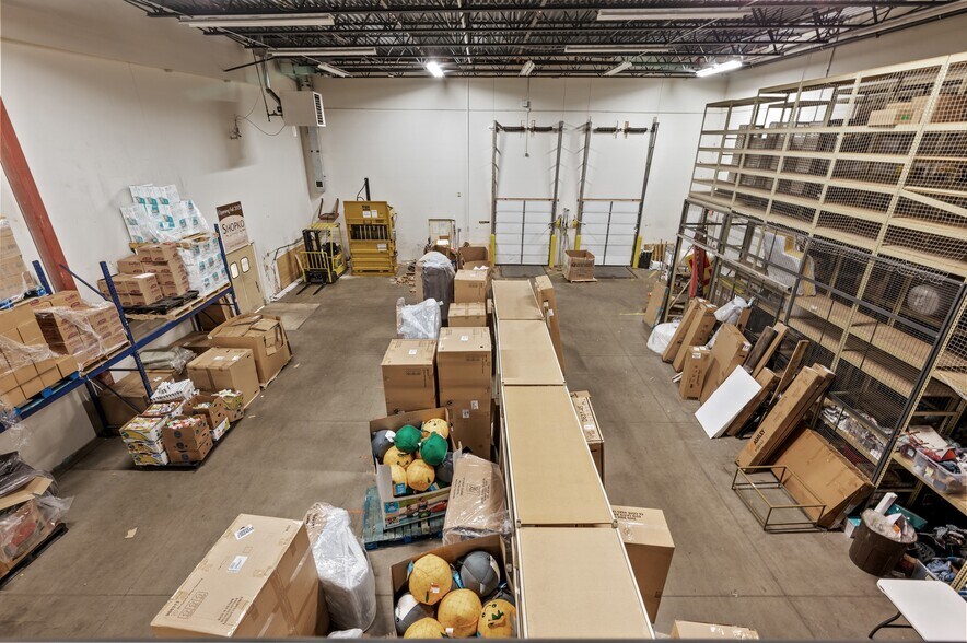 More Photos Of 5630 Saint Croix Trl, North Branch Freestanding For Sale