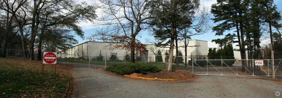 More Photos Of 4401 E Dixon Blvd, Shelby Manufacturing For Lease