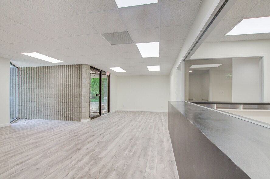 More Photos Of 1010 Burr St, Jackson Medical For Lease