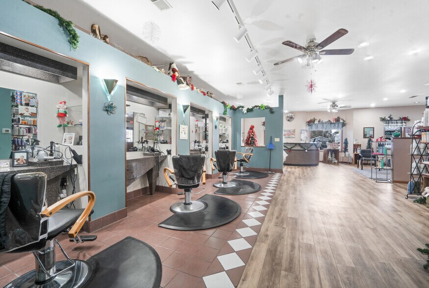 More Photos Of 155 W Menasha Ave, Whitelaw Freestanding For Sale