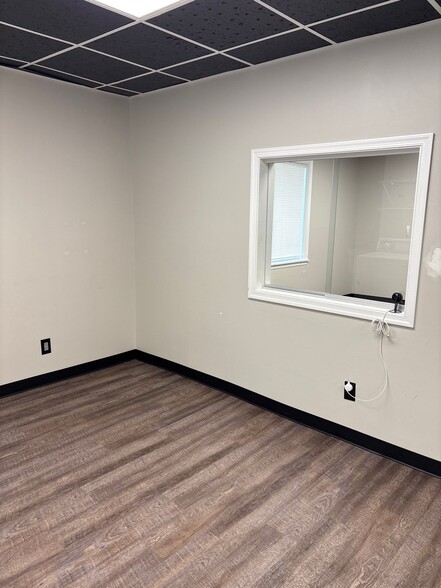 More Photos Of 280 Main St, Westminster Medical For Lease
