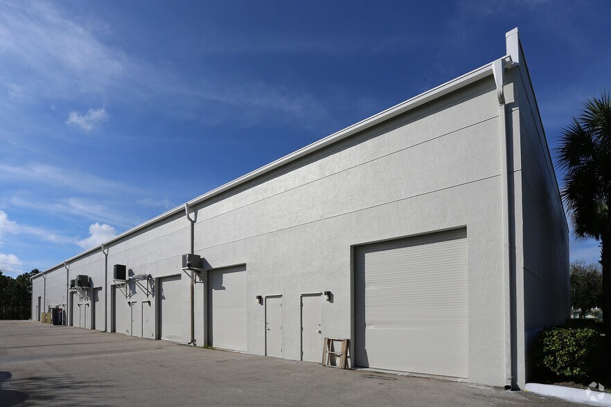 More Photos Of 585 NW Mercantile Pl, Port Saint Lucie Light Manufacturing For Sale