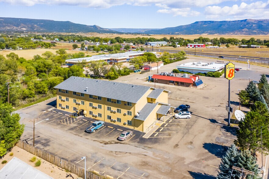 More Photos Of 1610 Cedar St, Raton Hotel For Sale