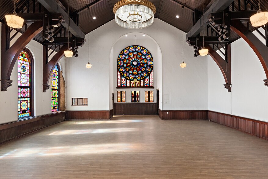More Photos Of 1000 Madison Ave, Pittsburgh Religious Facility For Sale