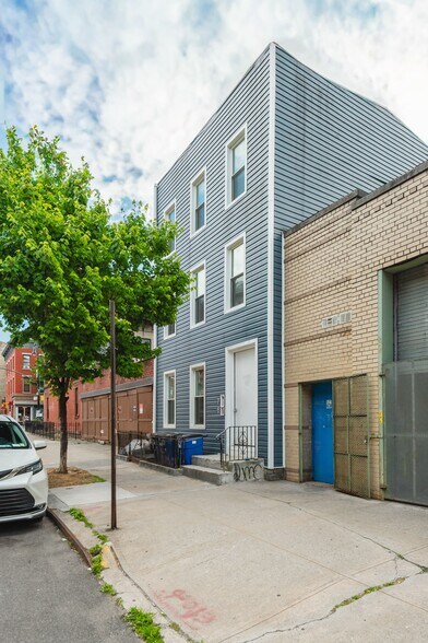 More Photos Of 76 Java St, Brooklyn Apartments For Sale