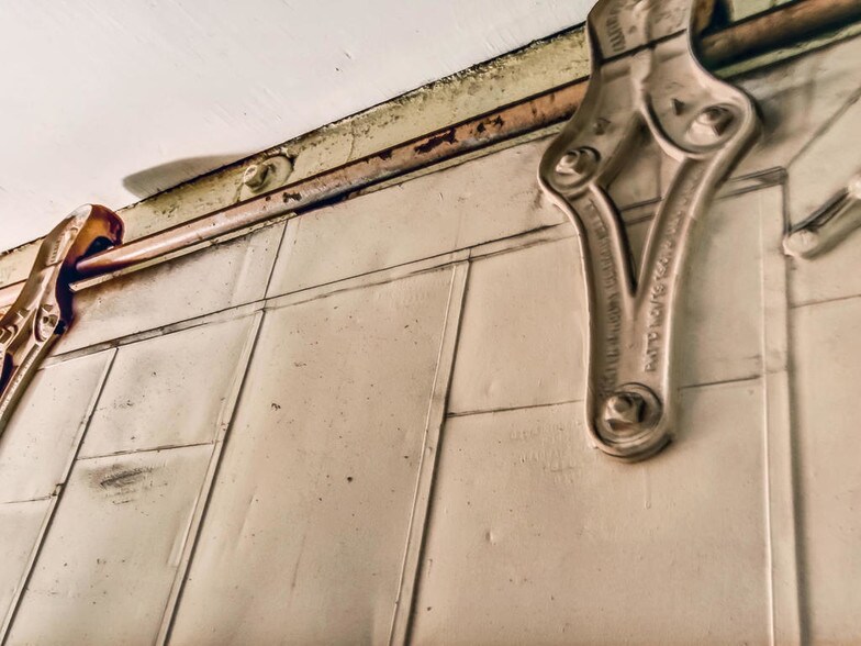 More Photos Of 525 Beaver St, Jacksonville Cemetery Mausoleum For Lease