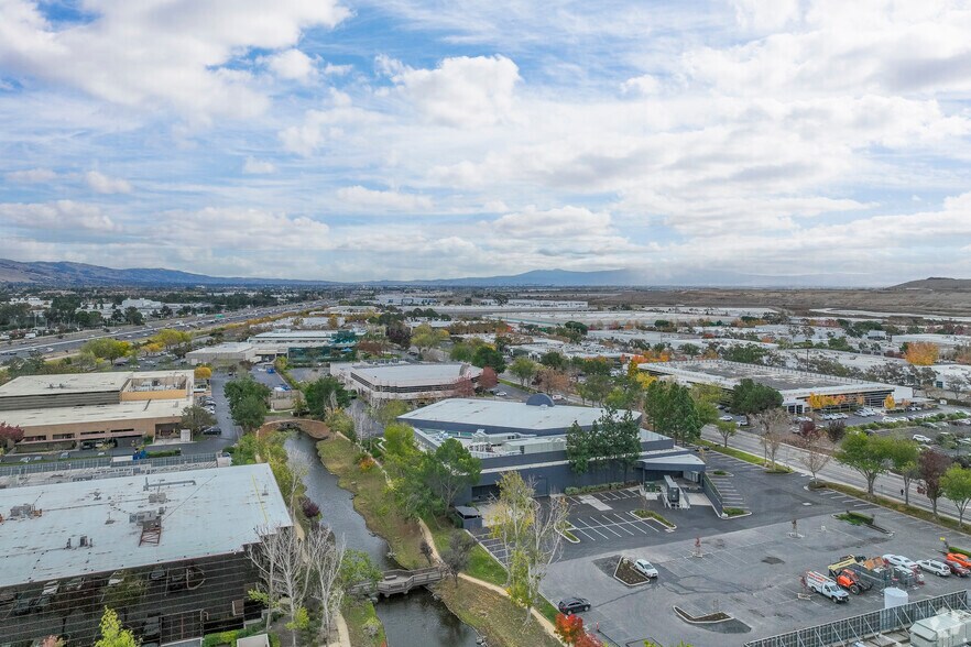 More Photos Of 47200 Bayside Pky, Fremont Flex For Sale