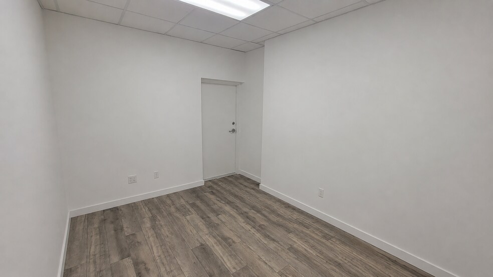 More Photos Of 6900 Barbour Rd, Riviera Beach Manufacturing For Lease