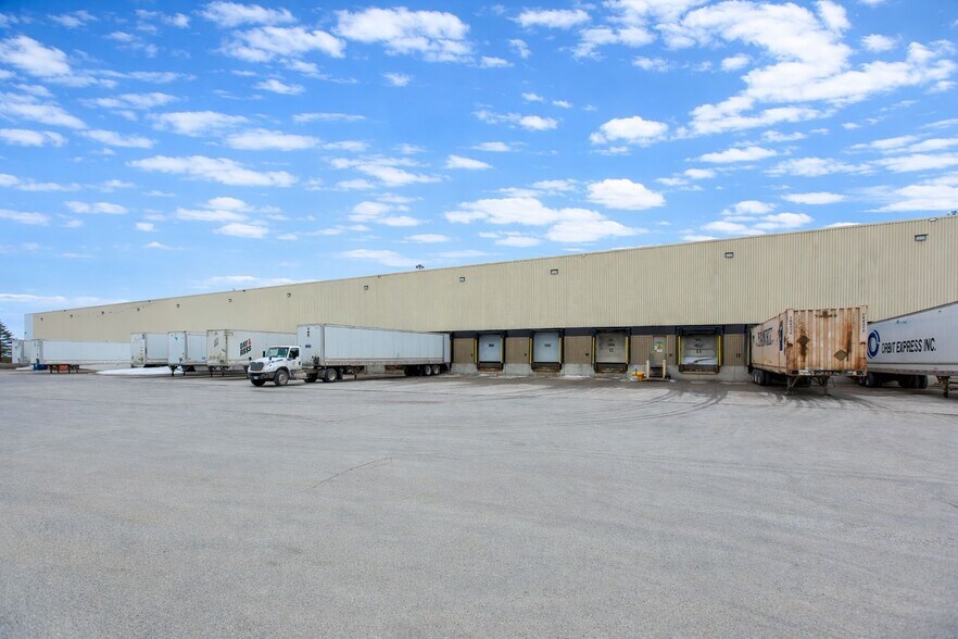 More Photos Of 520 Beards Ln, Woodstock Manufacturing For Lease