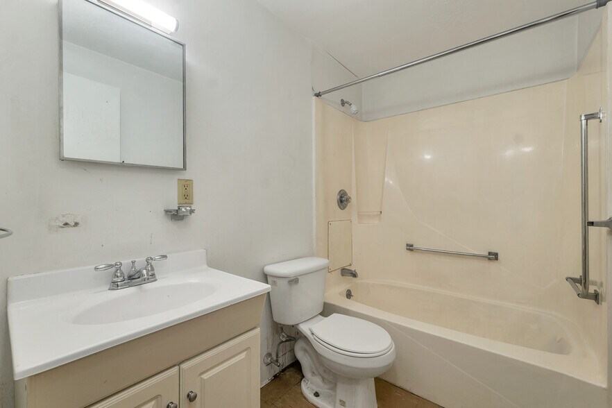 More Photos Of 4 Williams St, Lancaster Apartments For Sale