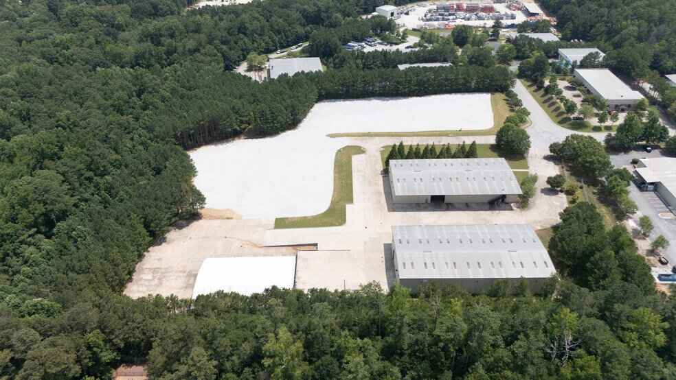 More Photos Of 6727 Oak Ridge Commerce Way, Austell Warehouse For Lease