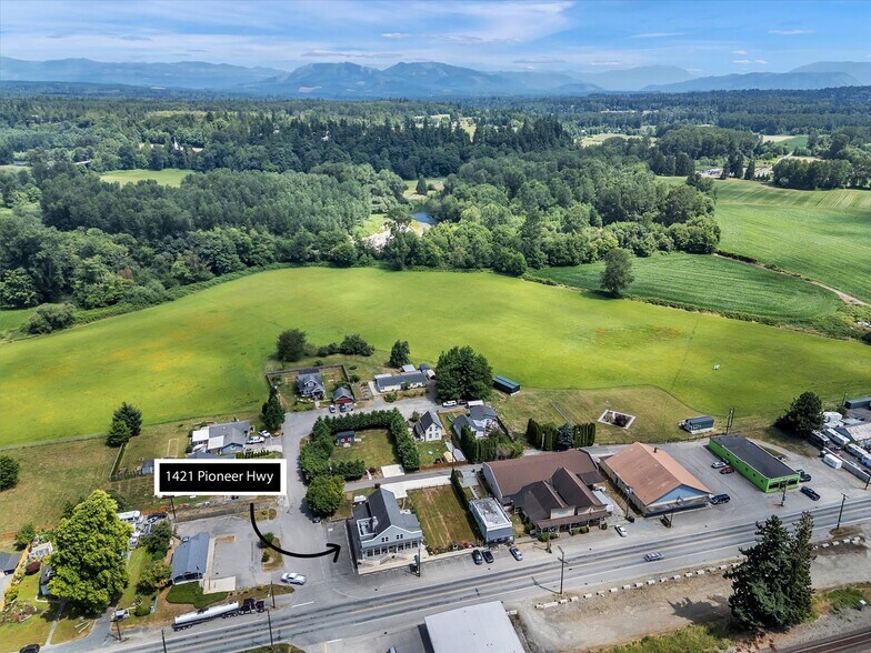 More Photos Of 1421 Pioneer Hwy, Stanwood Restaurant For Sale