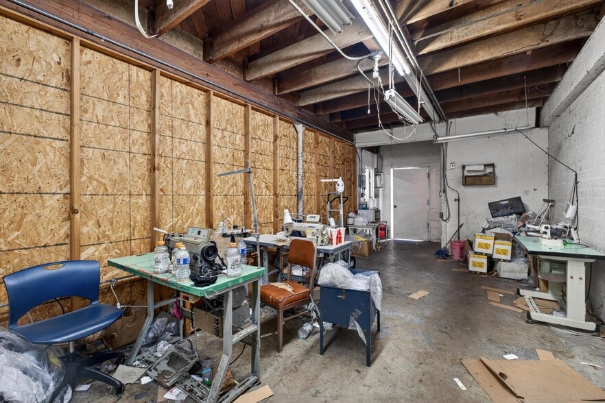 More Photos Of 5016 E Olympic Blvd, Los Angeles Storefront For Sale