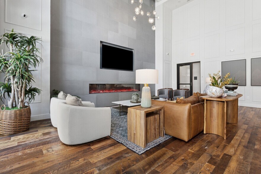 More Photos Of 760 Airport Blvd, Austin Apartments For Lease