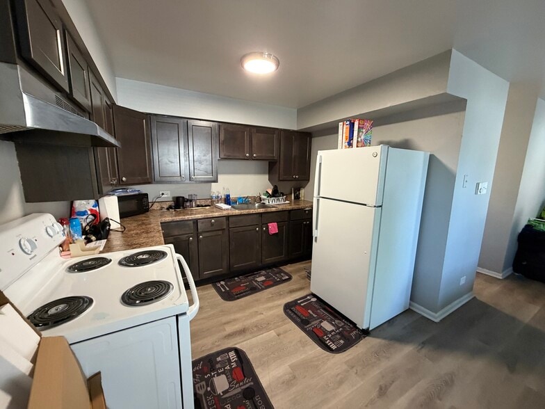 More Photos Of 474 W 14th Pl, Chicago Heights Apartments For Sale