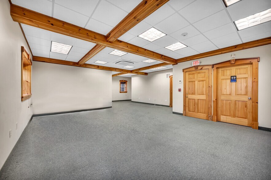 More Photos Of 132 Main St, Southington Bank For Lease